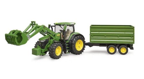 John Deere 7R 350 homlokrakodóval és pótkocsival